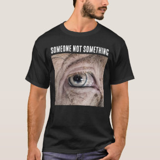 SOMEONE NOT SOMETHING PIG VEGAN Tシャツ