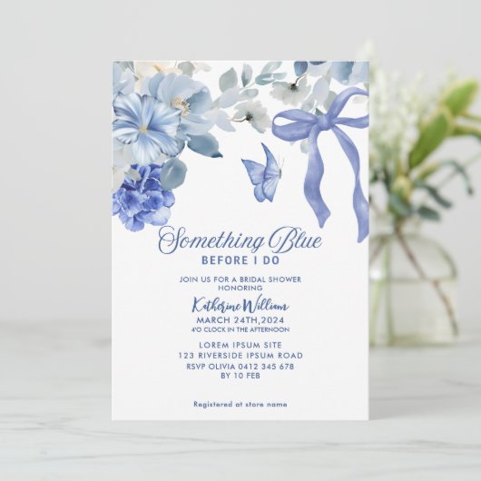Something Blue White Floral Bow Bridal Shower 招待状 (スタンド正面)