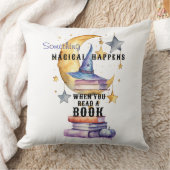 Something Magical Happens When You Read A Book  クッション (ブランケット)