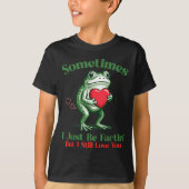 Sometimes I Just Be Fartin' Frog Meme Funny Valent Tシャツ (正面)