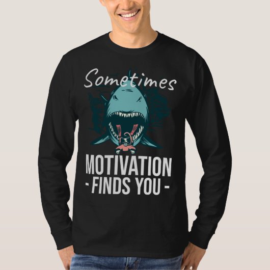 Sometimes Motivation Finds You Shark Snorkeling Sw Tシャツ (正面)