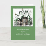 Son 50誕生日カエルToasting with Beer カード<br><div class="desc">50歳の誕生日は大きな節目の年だ！あなたの息子に乾杯このおもしろカードはヴィンテージのカエルのトーストを示す。カエルの色を使用した緑の背景座標。</div>