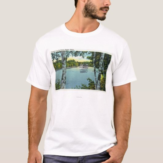 Songoの川の汽船の眺め Tシャツ (正面)