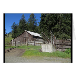 Sonoma郡の背部道の納屋