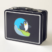 Sonowboard.PNGでスノーボーダーとしてペンギン メタルランチボックス (裏面)