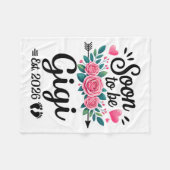 Soon To Be Gigi 2026 Announcement Promoted To Gigi フリースブランケット (正面(横))