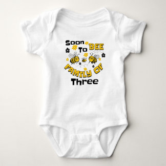 Soon To Bee Family of Three Baby Announcement ベビーボディスーツ