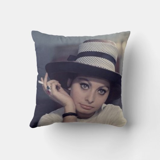 Sophia Loren クッション (裏面)