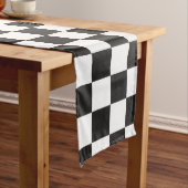 Sophisticated Black and White Checkered Pattern ロングテーブルランナー (インサイチュ)