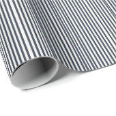Sophisticated Navy Blue Striped Minimalist ラッピングペーパー (ロールコーナー)