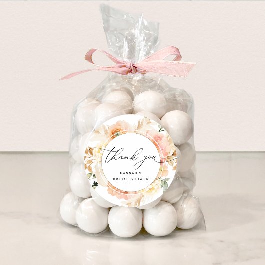 Sophisticated Peach, Cream, and Blush Floral Gift  ラウンドシール