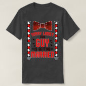 Sorry Ladies This Guy Getting Married Funny Bachel Tシャツ (デザイン正面)