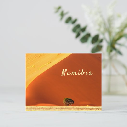 Sossusvlei写真のナミビア赤い砂丘と文字 ポストカード (スタンド正面)