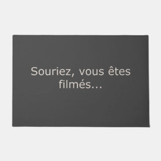 Souriez vous êtes filmés...  ドアマット