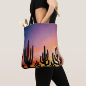 Southwestern Desert Landscape Cactus Sunrise Image トートバッグ (クローズアップ)