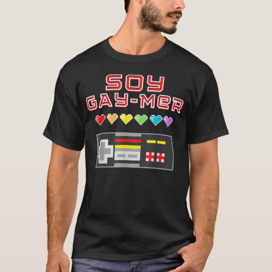 Soy Gamer Gay Mer - LGBTQ ゲーマー 80年代風 Tシャツ (正面)