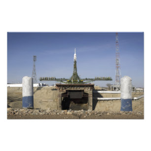 Soyuzのロケットは位置に建ちます フォトプリント