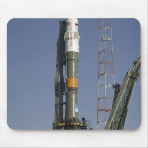 Soyuzのロケットは位置2に建ちます マウスパッド