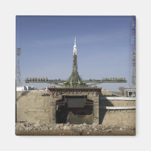 Soyuzのロケットは位置6に建ちます マグネット