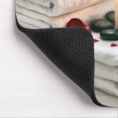Spa Towels with Red Rose Petals and Hearts マウスパッド (コーナー)