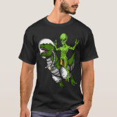 Space Alien Riding T-Rex Dinosaur Tシャツ (正面)