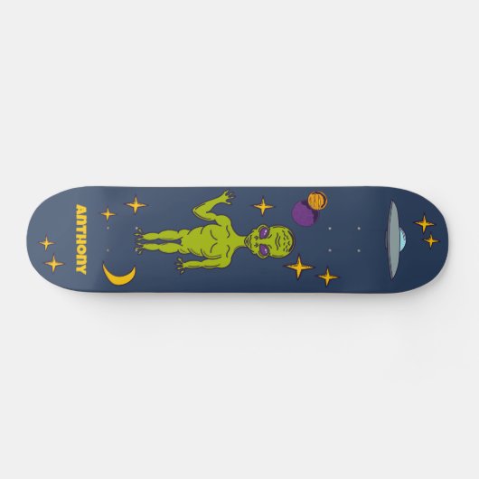 Space Alien with Flying Saucer Personalized スケートボード (横)