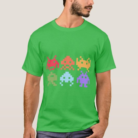 Space Invaders Piel Art Rainbow Aliens girl friend Tシャツ (正面)