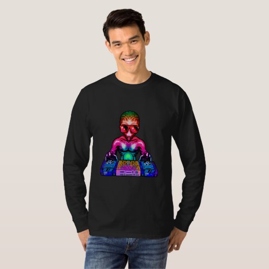 Space Psychedelic Rave Alien DJ Techno House Music Tシャツ (正面フル)