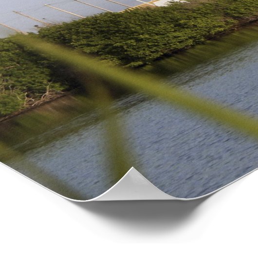 Space Shuttle Discovery sits ready ポスター (角)