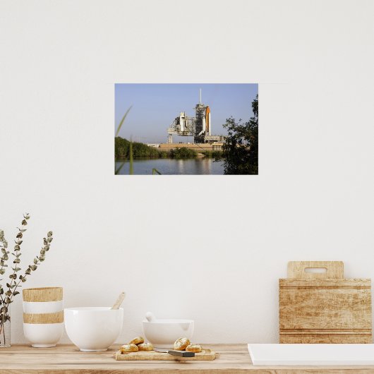 Space Shuttle Discovery sits ready ポスター (キッチン)