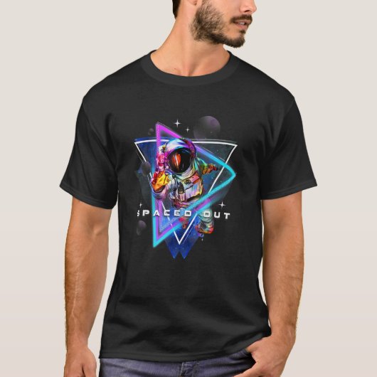 Spaced Out Astronaut Aesthetic Vaporwave Outer Spa Tシャツ (正面)