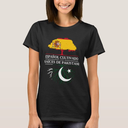 Spanish Grown with Pakistani Roots  Pakistan Tシャツ (正面)