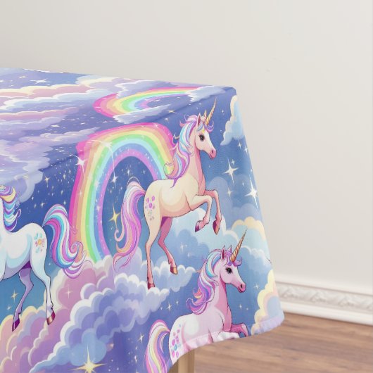 Sparkly rainbow and unicorns on clouds テーブルクロス (インサイチュ)