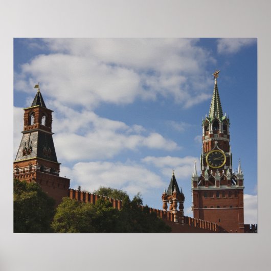 Spasskaya Tower in Red Square，モスクワ，ロシア ポスター (正面)