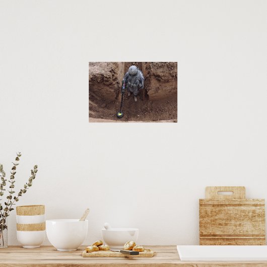 Specialist searches for a weapons cache ポスター (キッチン)