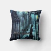 Spectre On The Steps Throw Pillow クッション (裏面)