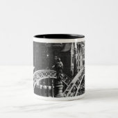 Speicherstadtハンブルク、c.1910の橋 ツートーンマグカップ (中央)