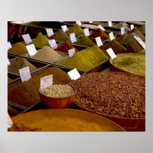 Spices in farmer's market ポスター (正面)