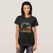 Spinosaurus - Dinosaur Pi Day Funny Math Pun  Tシャツ (正面フル)