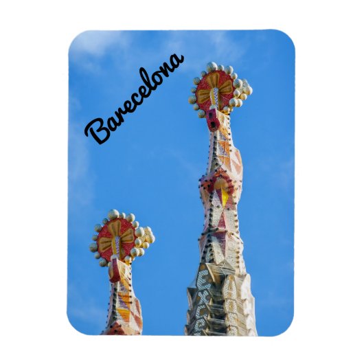 Spires of La Sagrada Familia in Barcelona, Spain マグネット (縦)