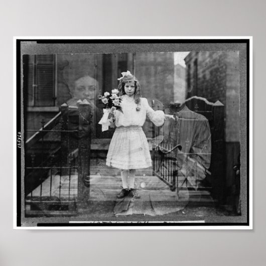 Spirit Photography of Girl, c.1905 ポスター (正面)