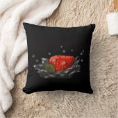 Splashing strawberry クッション (ブランケット)