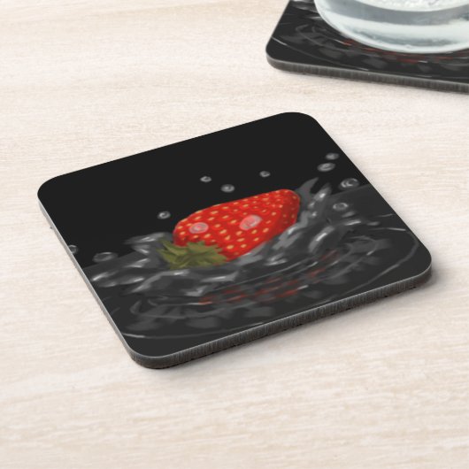 Splashing strawberry コースター (左側)