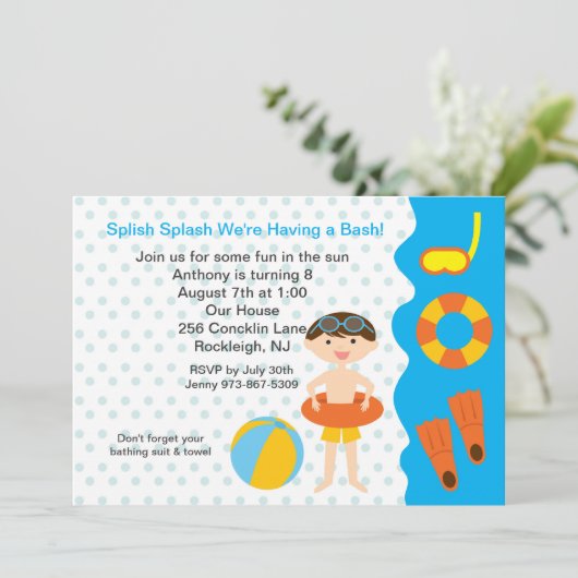 Splishのしぶきのプールを囲んでのパーティの男の子の誕生日の招待状 招待状 (スタンド正面)