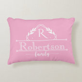 Split Monogram Family Name Baby Pink Frame アクセントクッション (正面)