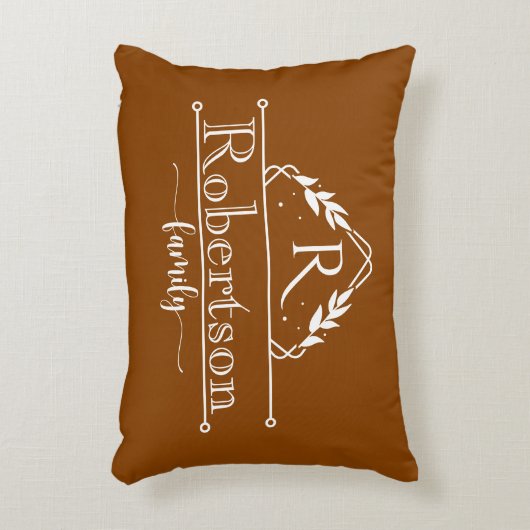 Split Monogram Family Name Terracotta Frame アクセントクッション (正面(垂直))