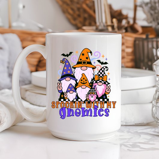 Spookin’ With My Gnomies: Retro Halloween Friends コーヒーマグカップ