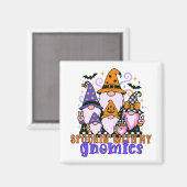 Spookin’ With My Gnomies: Retro Halloween Friends マグネット (正面/裏面)