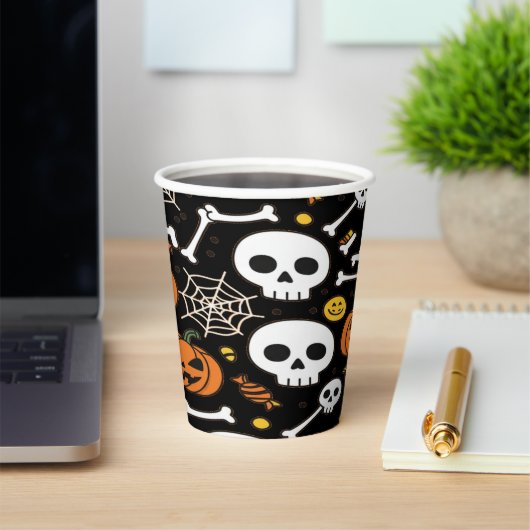 Spooky Bones And Skeletons For Halloween 紙コップ (インサイチュ)