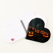 Spooky Candlelit Pumpkin Graveyard Notebook ノートブック (内部)